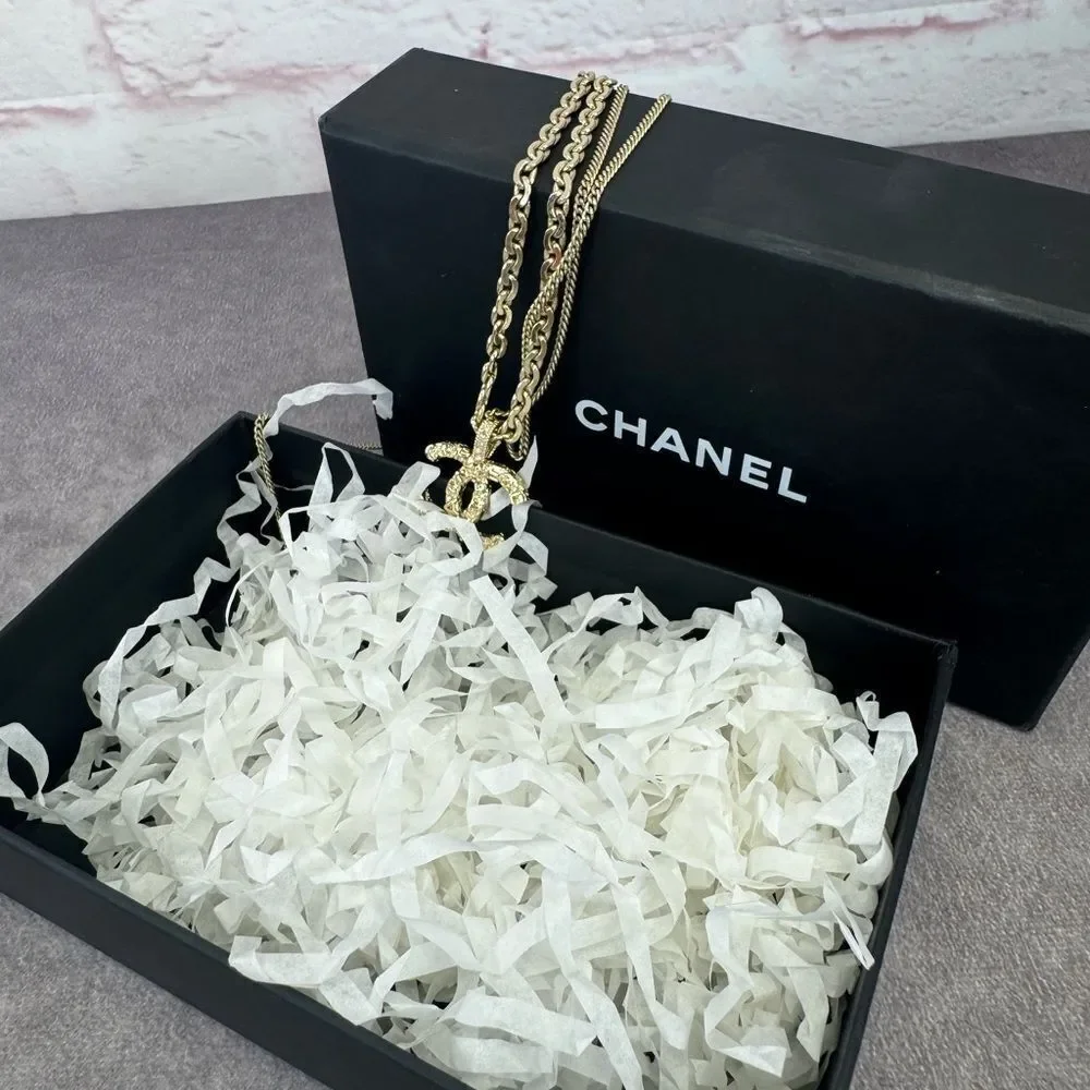 Chanel 21P Metal Double Layer Embossed Necklace